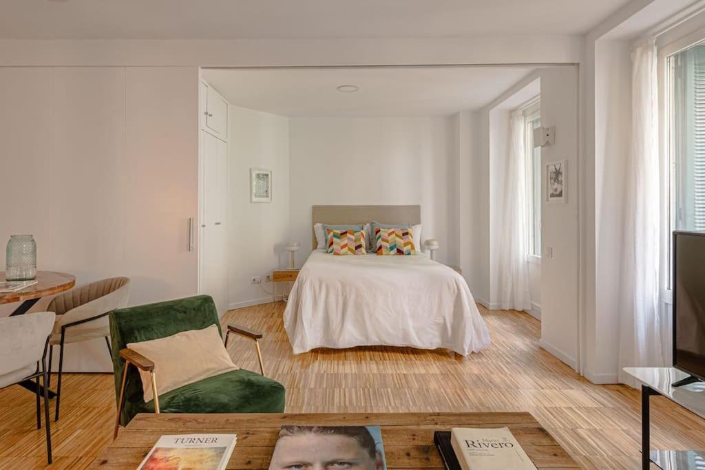 Cozy Apartment In Puerta Del Sol - Esparteros Madrid Exterior photo